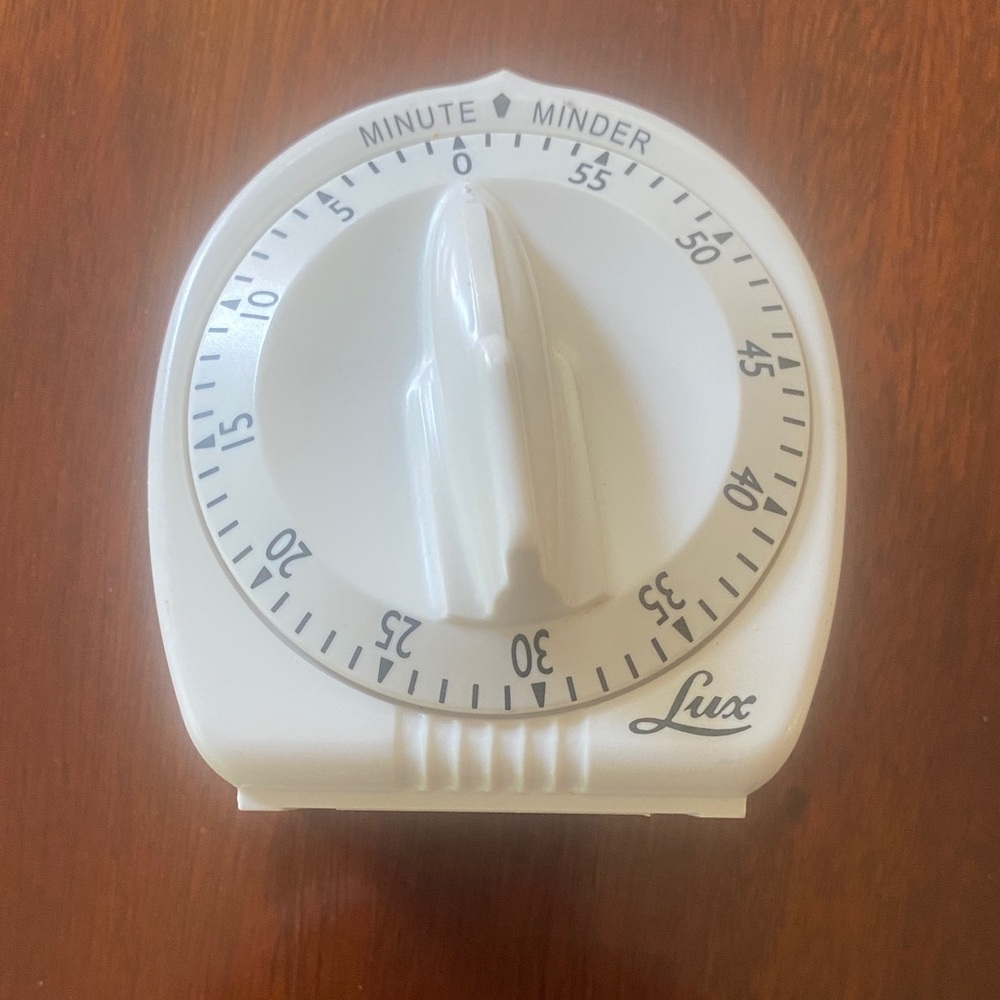Vintage Lux White Mechanical Kitchen Timer